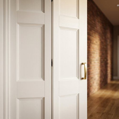 Bi-Fold Internal White Shaker Door, Primed Finish, 8 Panel Design - detail view