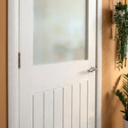 Internal White Cottage Door with 1 Light Obscure Glass, Primed, Made-to-Measure - detail view