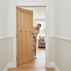 Premium Flat Panel Internal Door with Engineered Construction and Real Oak Veneer for Modern Home D?or